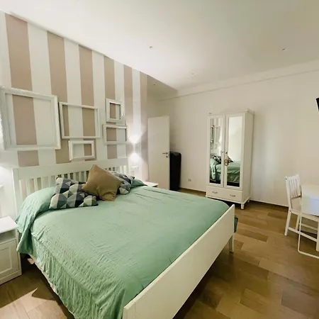 ゲストハウス La Titina バーリ